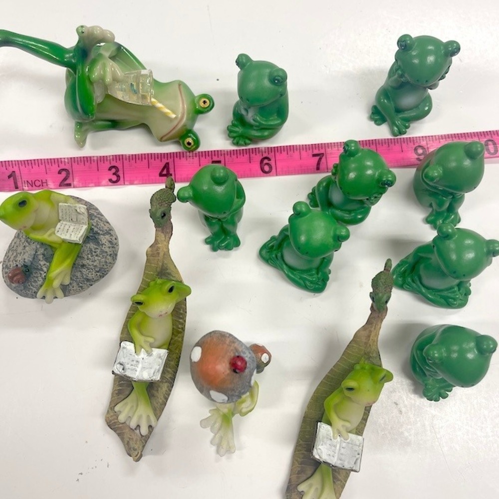 13 Funny Frogs Model Making Garden Decor Crafts NEW CF5 - Picture 6 of 6